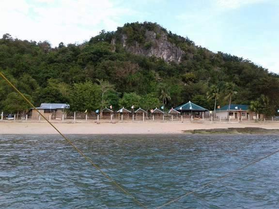 Carles Se San Beach Resort-Isla De Gigantes מראה חיצוני תמונה