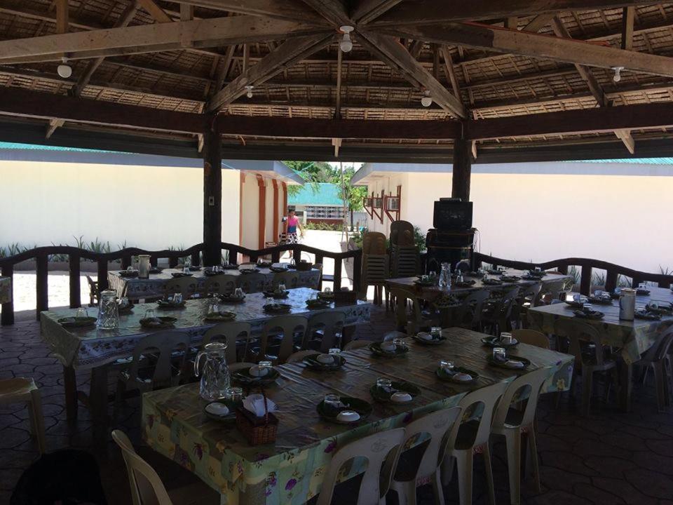 Carles Se San Beach Resort-Isla De Gigantes מראה חיצוני תמונה